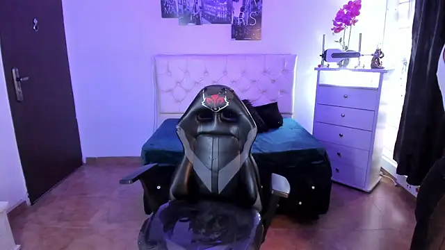 Snapshot of Amy_Kiitty_ chatting on 10.09.25 Amy Kiitty online show from 10.09.25