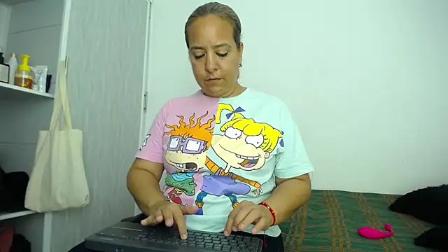 Iivana 19 online show from 02.08.26