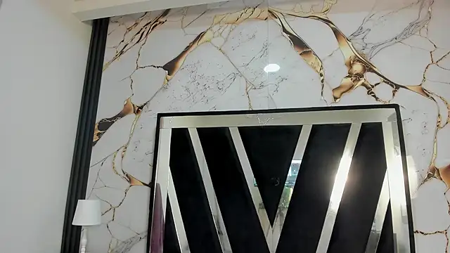 Snapshot of KarinaSimonz chatting on 11.04.25 KarinaSimonz online show from 11.04.25