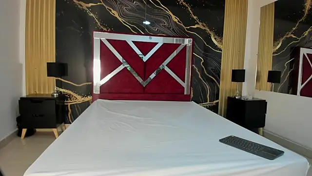 KarinaSimonz online show from 12.14.25