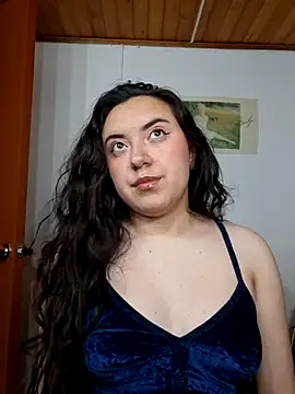 Emi chik online show from 04.22.26