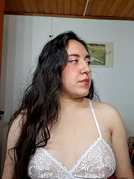 Snapshot of Emi_chik chatting on 04.26.26 Emi chik online show from 04.26.26