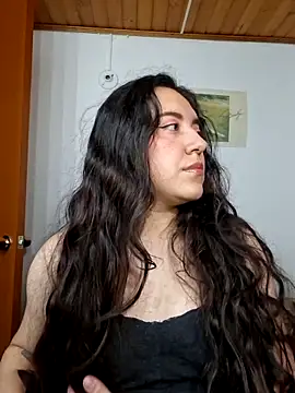 Snapshot of Emi_chik chatting on 05.15.26 Emi chik online show from 05.15.26
