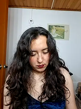 Snapshot of Emi_chik chatting on 07.15.26 Emi chik online show from 07.15.26