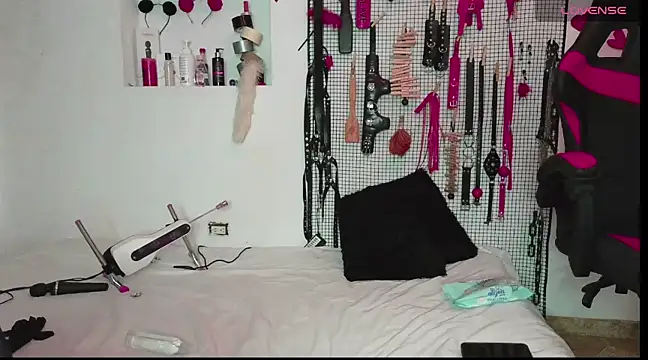 Snapshot of Megaan_Greey chatting on 03.07.25 Megaan Greey online show from 03.07.25