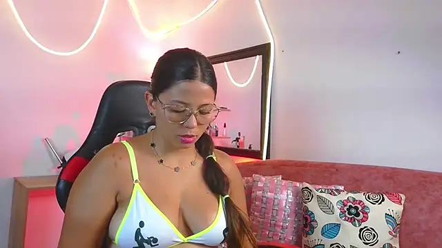 Snapshot of Megaan_Greey chatting on 07.11.26 Megaan Greey online show from 07.11.26