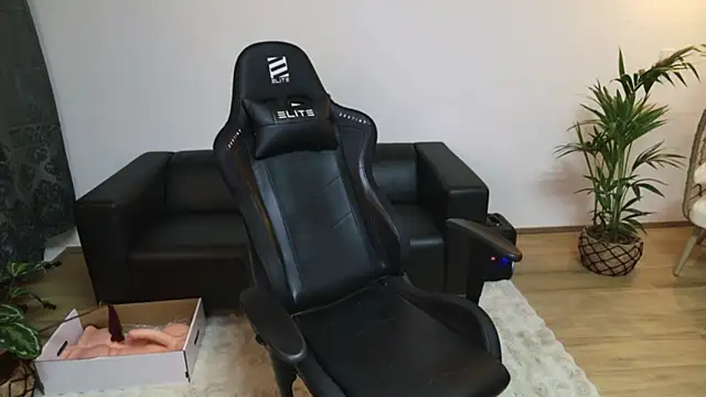 AmazingCurvy online show from 03.02.25