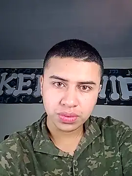 Snapshot of SexyBoy-Bigclit chatting on 12.22.24 SexyBoy-Bigclit online show from 12.22.24