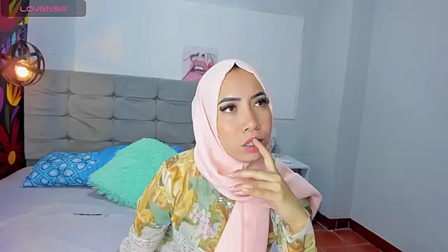 Snapshot of Sweet_hot_mia chatting on 01.23.25 Sweet hot mia online show from 01.23.25