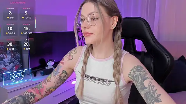 Marta May  online show from 10.12.25