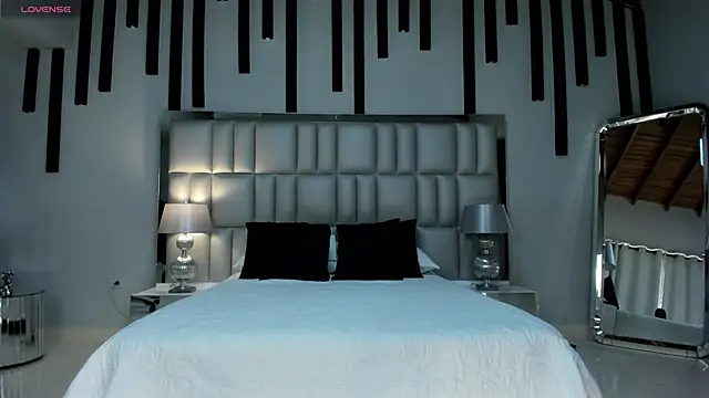 KatieNolan 1 online show from 11.15.25