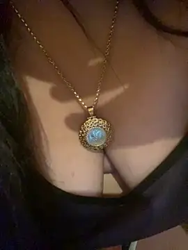 Cameelia online show from 09.15.25