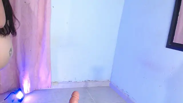 April sexycurvi online show from 10.30.25