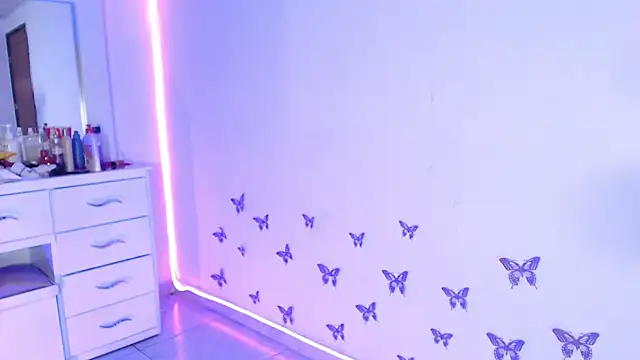 April sexycurvi online show from 03.17.26