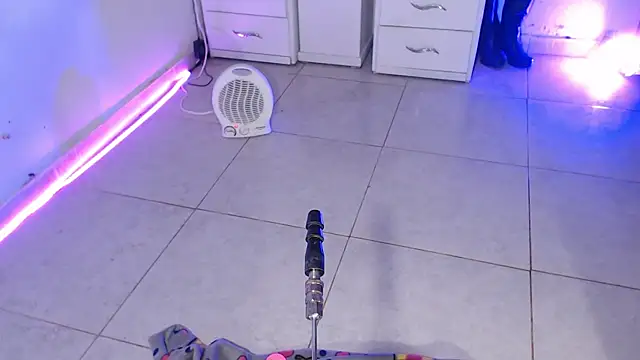 April sexycurvi online show from 07.10.26