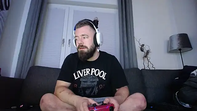 Snapshot of Sebuleczek chatting on 12.04.24 Sebuleczek online show from 12.04.24