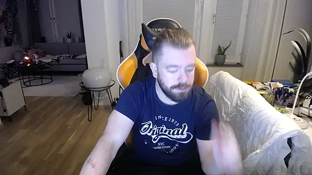 Snapshot of Sebuleczek chatting on 02.27.25 Sebuleczek online show from 02.27.25