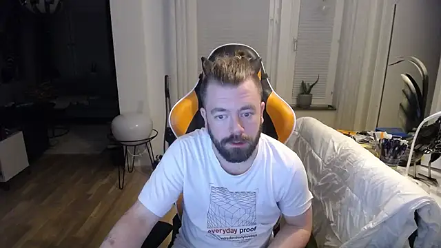 Snapshot of Sebuleczek chatting on 03.01.25 Sebuleczek online show from 03.01.25