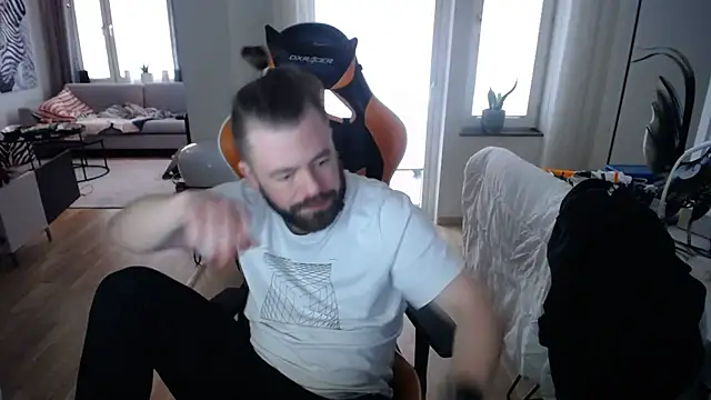 Snapshot of Sebuleczek chatting on 03.01.25 Sebuleczek online show from 03.01.25