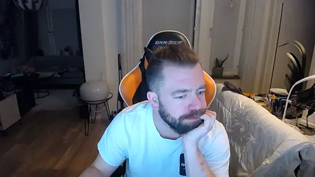 Snapshot of Sebuleczek chatting on 03.01.25 Sebuleczek online show from 03.01.25