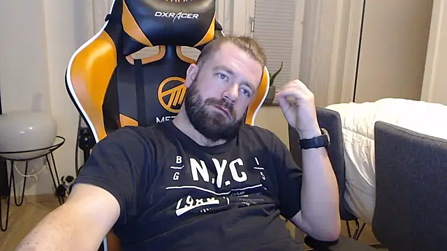 Snapshot of Sebuleczek chatting on 03.02.25 Sebuleczek online show from 03.02.25