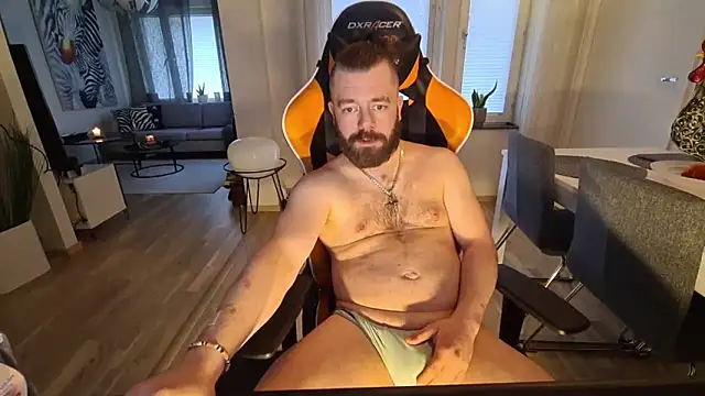 Snapshot of Sebuleczek chatting on 03.22.25 Sebuleczek online show from 03.22.25