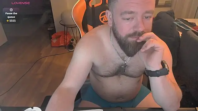 Snapshot of Sebuleczek chatting on 04.11.26 Sebuleczek online show from 04.11.26