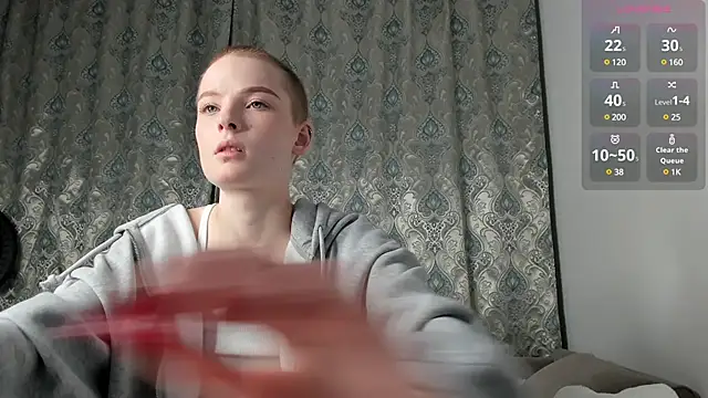 Snapshot of Mily_miligan chatting on 01.04.25 Mily miligan online show from 01.04.25