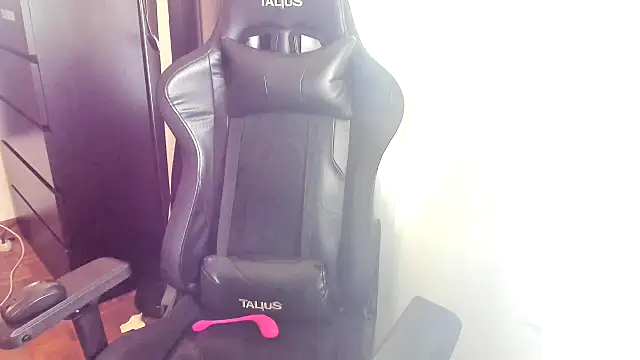 Snapshot of SlutyMaya4k chatting on 01.29.25 SlutyMaya4k online show from 01.29.25