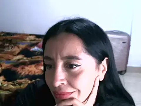 Snapshot of hailey85 chatting on 12.06.24 hailey85 online show from 12.06.24