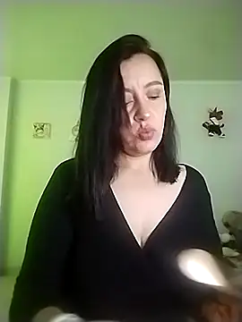 Snapshot of hailey85 chatting on 11.16.25 hailey85 online show from 11.16.25