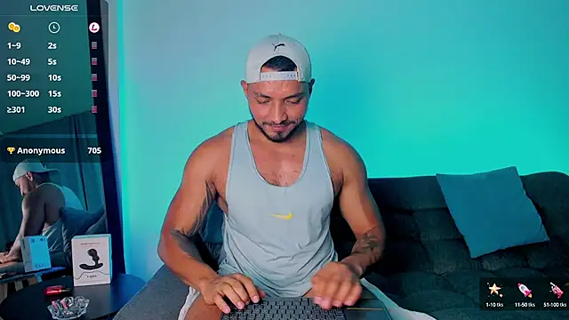 Snapshot of maximusclark1 chatting on 02.26.25 maximusclark1 online show from 02.26.25