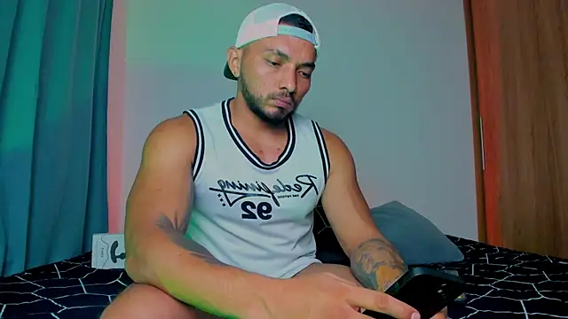 Snapshot of maximusclark1 chatting on 03.06.25 maximusclark1 online show from 03.06.25