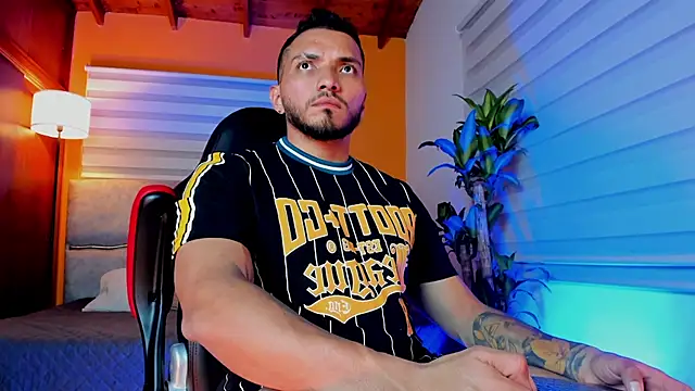 Snapshot of maximusclark1 chatting on 02.25.26 maximusclark1 online show from 02.25.26