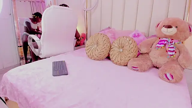 evangelin ts online show from 10.22.25