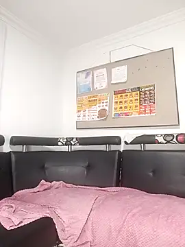 Snapshot of AnnieScott_ chatting on 11.28.25 AnnieScott online show from 11.28.25