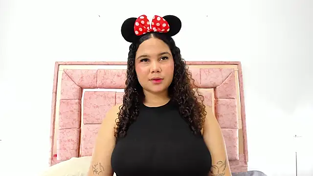 zoee lovv online show from 01.11.25