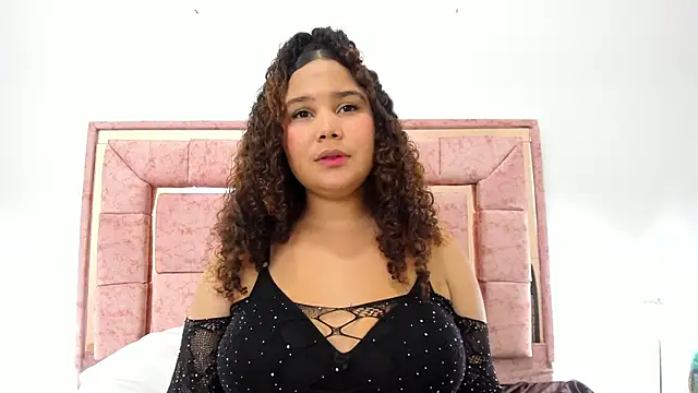 zoee lovv online show from 02.05.25