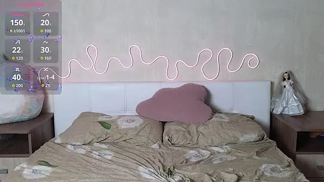 Snapshot of Betty_Blamee chatting on 11.15.25 Betty Blamee online show from 11.15.25