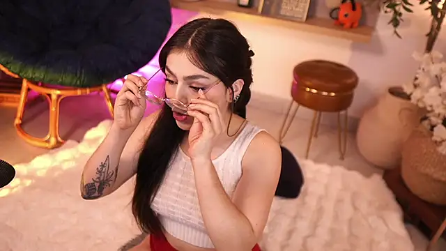 Snapshot of Dear_Morgan chatting on 11.21.25 Dear Morgan online show from 11.21.25