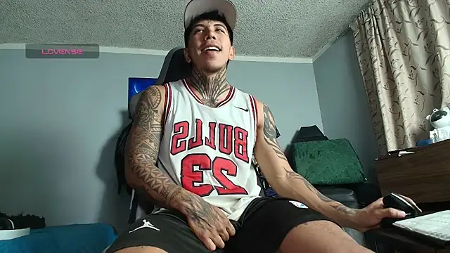 Nickhot0609 online show from 04.15.26