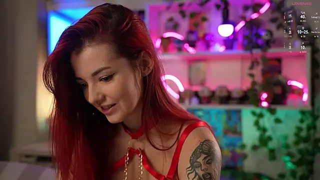 Snapshot of Charmings_054 chatting on 01.10.25 Charmings 054 online show from 01.10.25