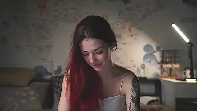 Snapshot of Charmings_054 chatting on 10.27.25 Charmings 054 online show from 10.27.25