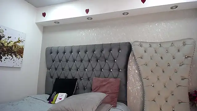 Melodi Roux online show from 03.08.25