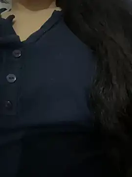 Snapshot of Lina-lolo chatting on 12.28.24 Lina-lolo online show from 12.28.24