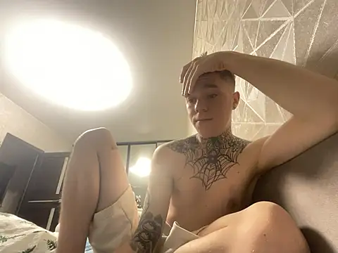 Snapshot of adolf_loo chatting on 12.25.24 adolf loo online show from 12.25.24