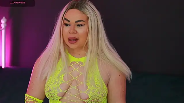 MissLilaa online show from 12.11.24