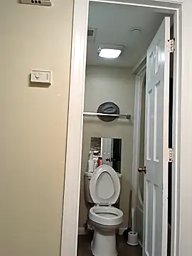 Snapshot of geilerschwanz64 chatting on 01.05.25 geilerschwanz64 online show from 01.05.25