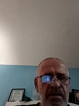 Snapshot of geilerschwanz64 chatting on 01.16.25 geilerschwanz64 online show from 01.16.25