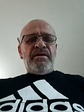 Snapshot of geilerschwanz64 chatting on 01.16.25 geilerschwanz64 online show from 01.16.25